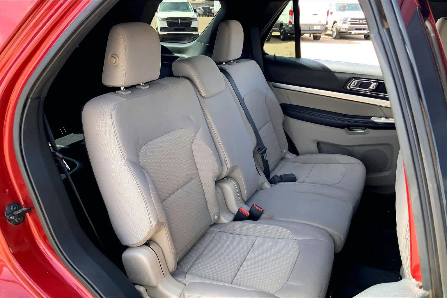 Used 2019 Ford Explorer XLT w/ Equipment Group 201A FWD image 20