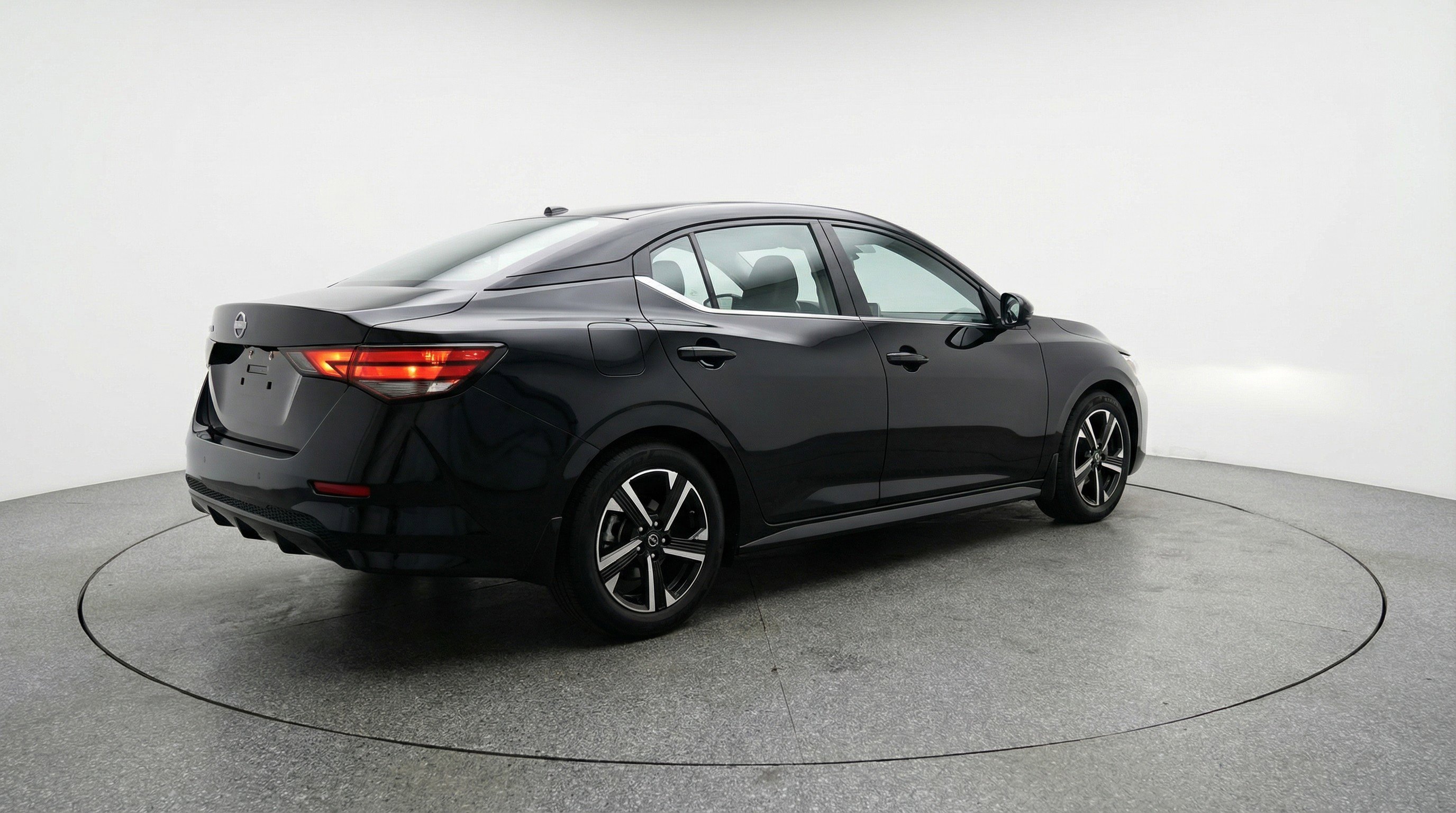 Used 2025 Nissan Sentra SV image 9