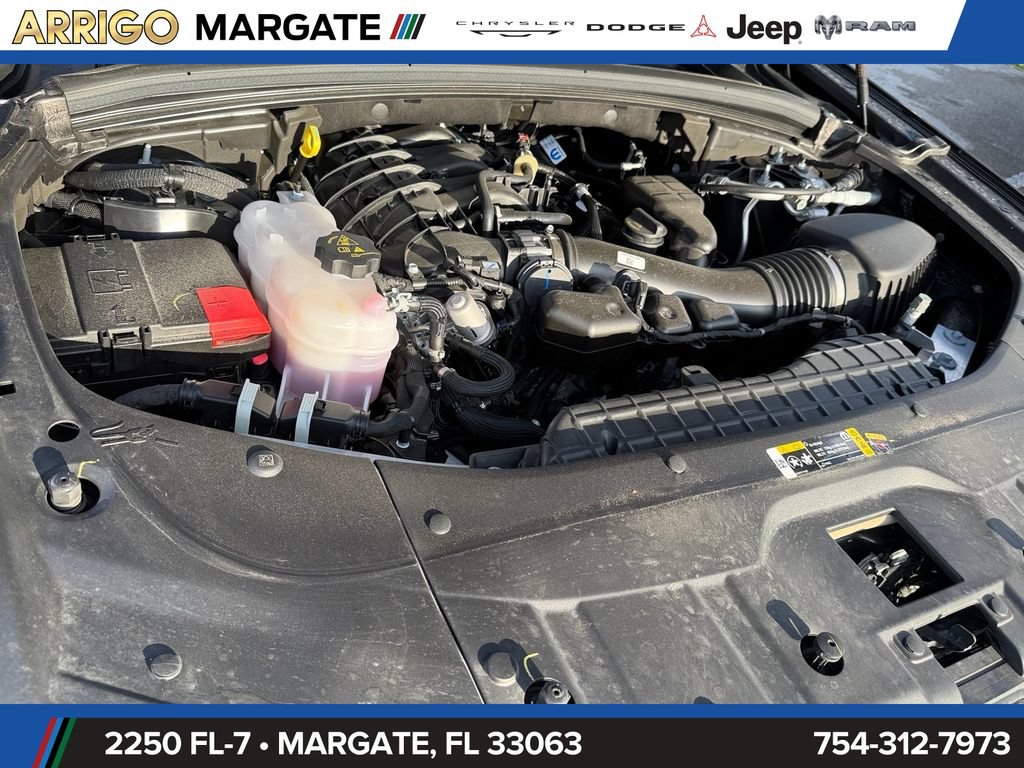 Used 2025 Jeep Grand Cherokee Limited w/ Luxury Tech Group II AWD/4WD image 21