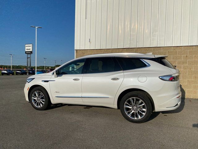 Used 2023 Buick Enclave Avenir w/ Avenir Technology Package image 8