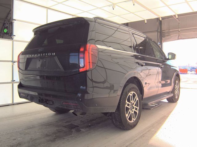Used 2025 Ford Expedition Active image 4