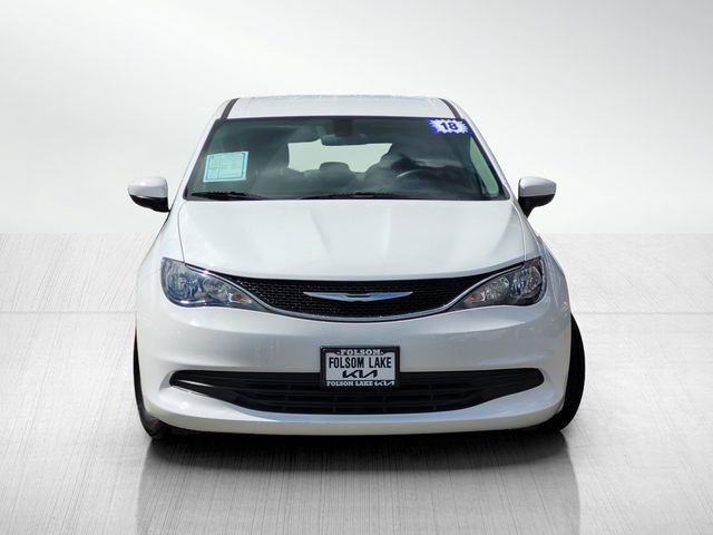 Used 2018 Chrysler Pacifica LX image 2