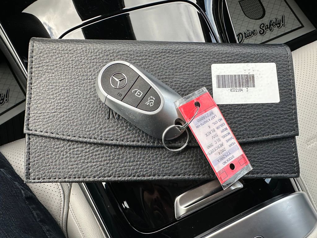 Used 2024 Mercedes-Benz GLC 300 4MATIC image 10