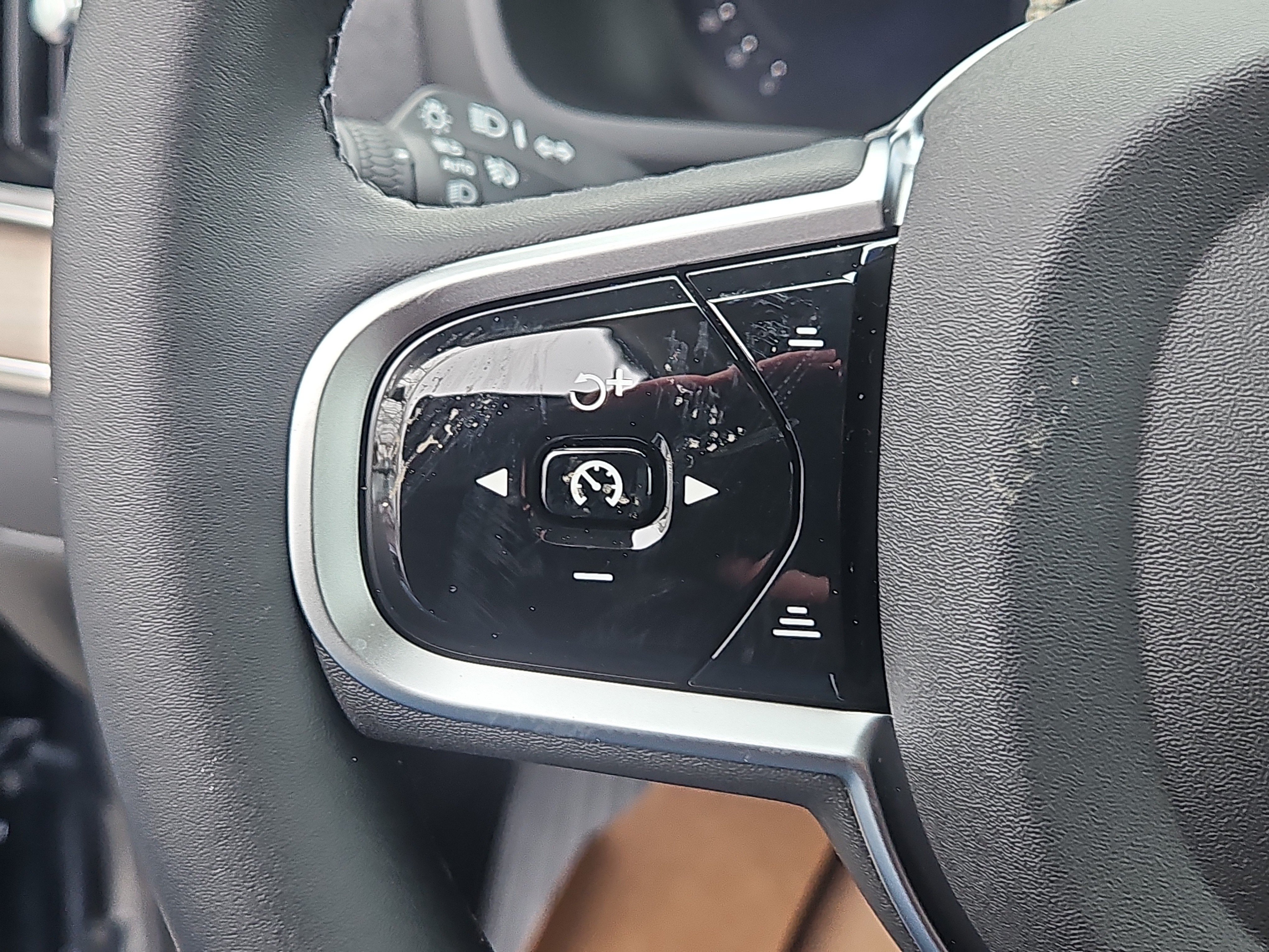 New 2026 Volvo XC90 B5 Core w/ Protection Package Premier AWD/4WD image 15