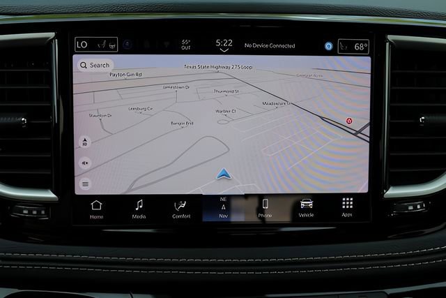 Used 2024 Chrysler Pacifica Select image 24