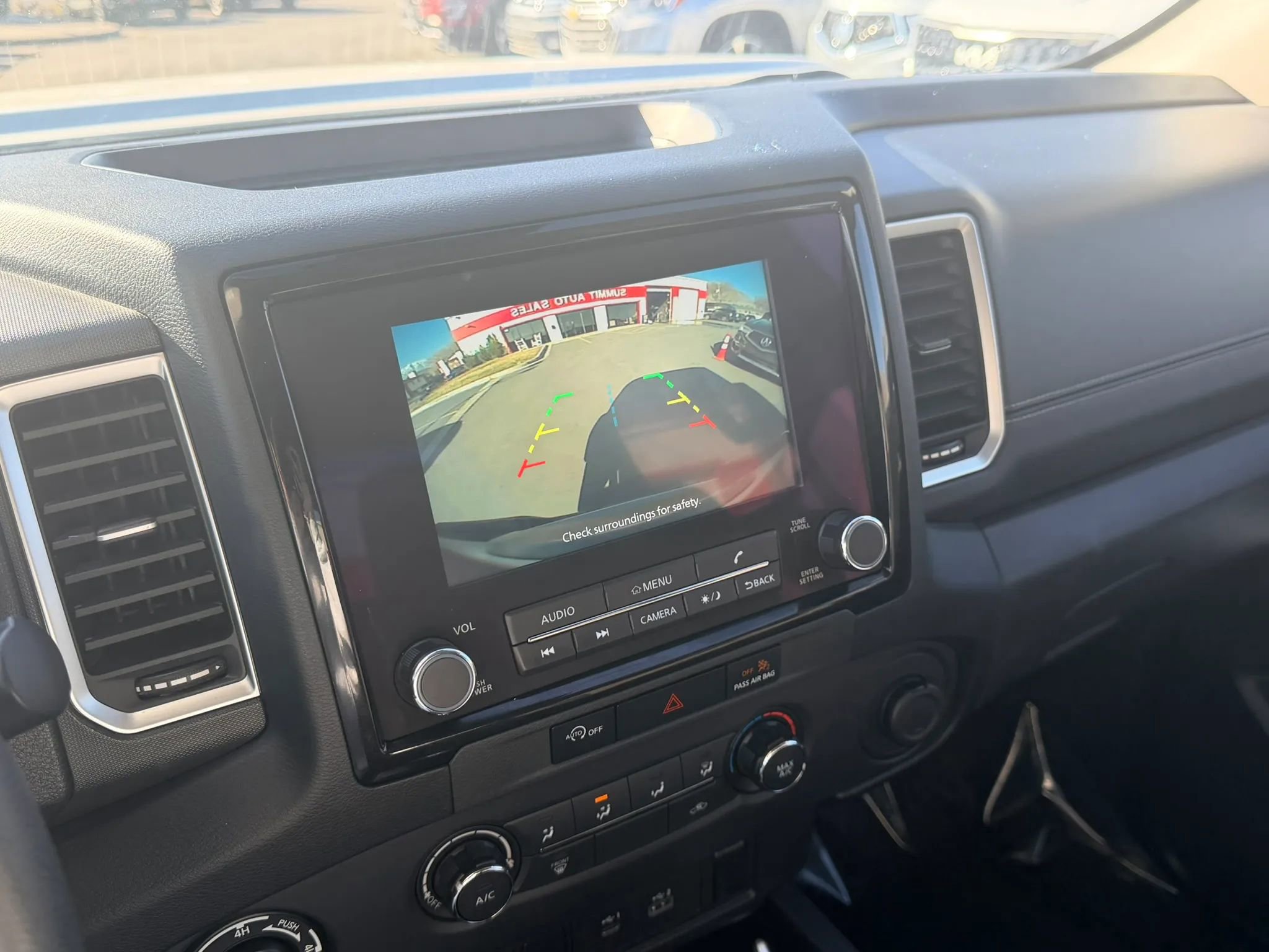 Used 2023 Nissan Frontier SV image 18