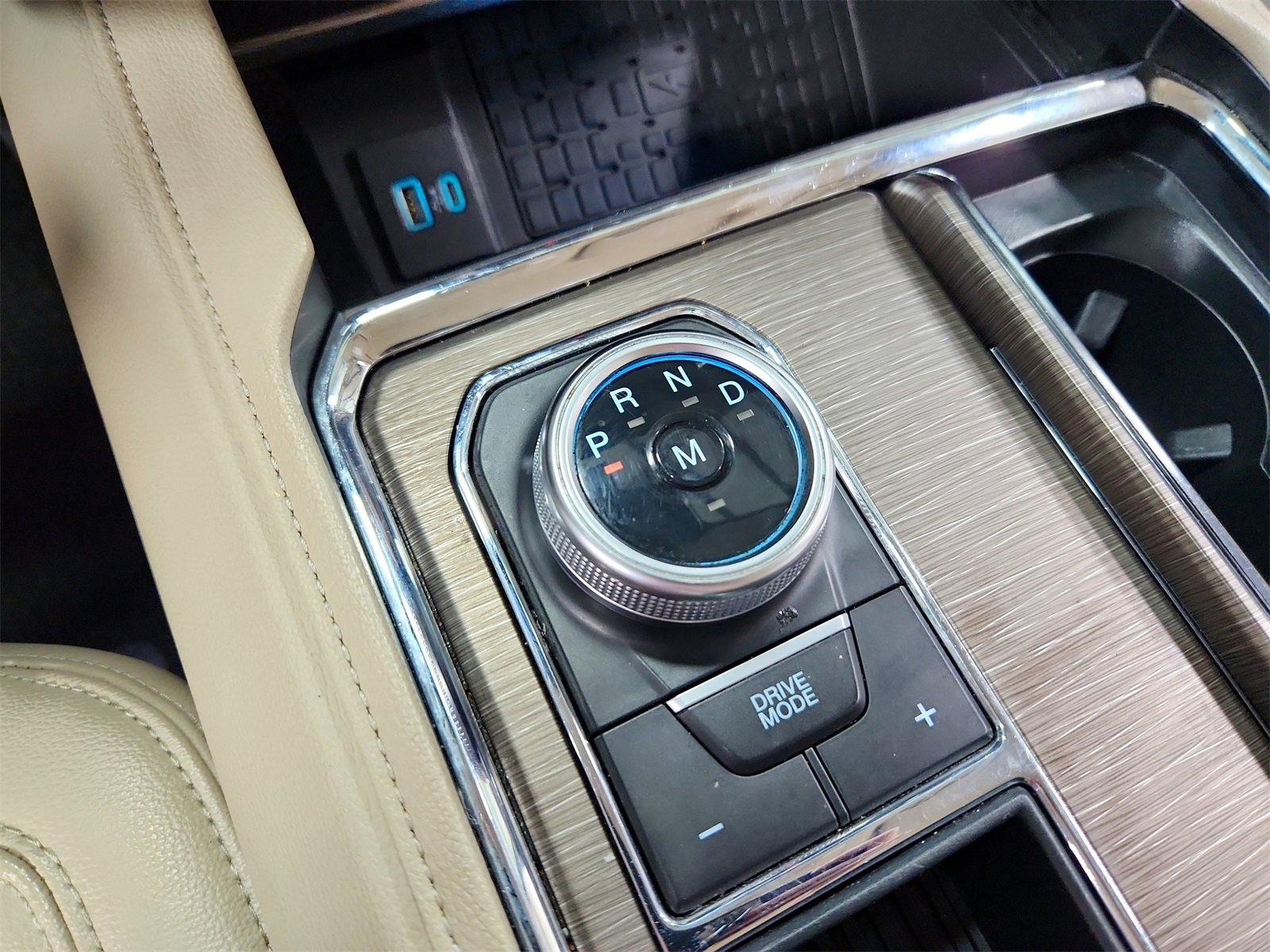 Used 2024 Ford Expedition Limited image 28