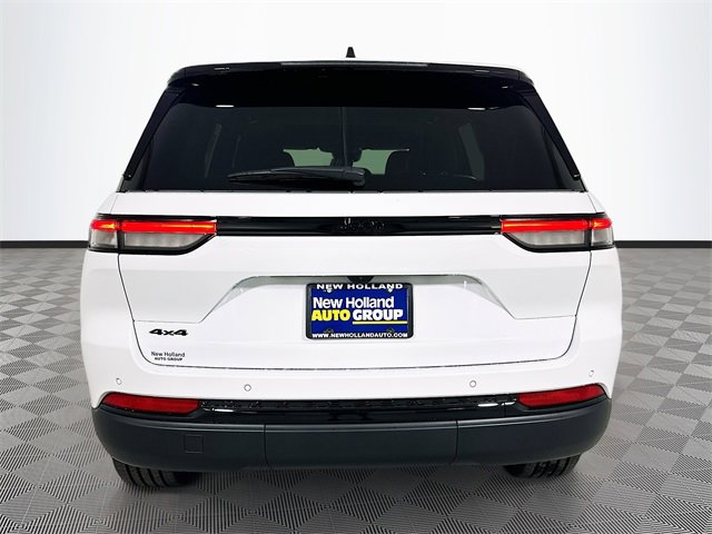 New 2025 Jeep Grand Cherokee Altitude image 5