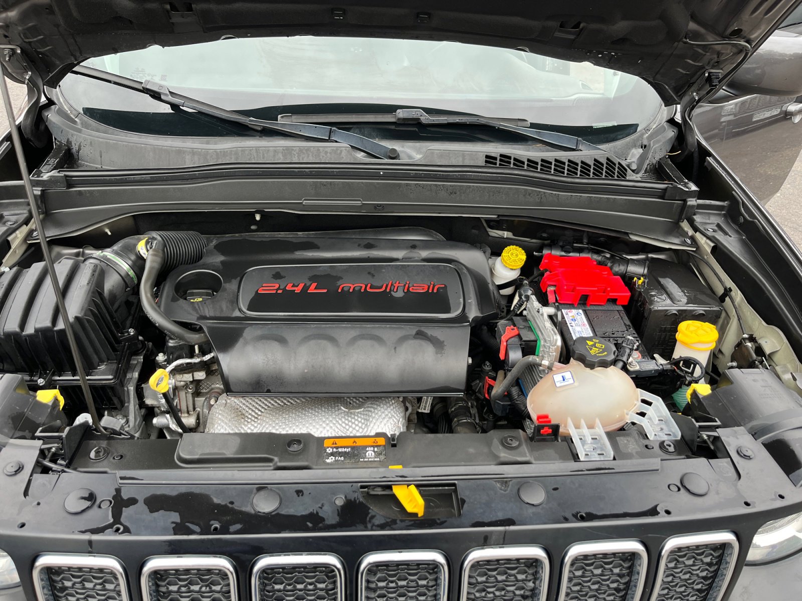 Used 2020 Jeep Renegade Latitude w/ Cold Weather Group image 21