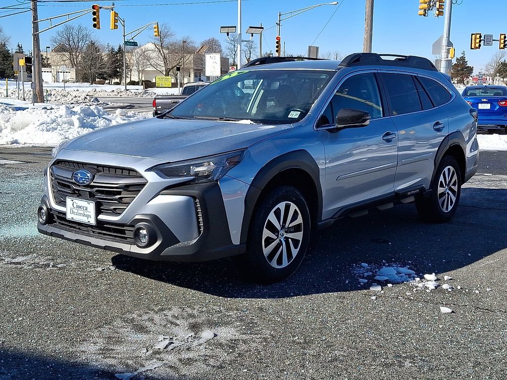 Used 2023 Subaru Outback Premium image 6