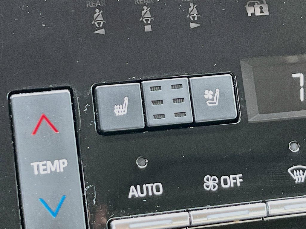Used 2019 Toyota Avalon Limited w/ Advanced Safety Package FWD image 27