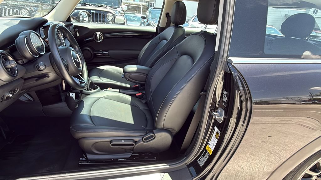 Used 2019 MINI Cooper 2-Door Hardtop FWD image 23