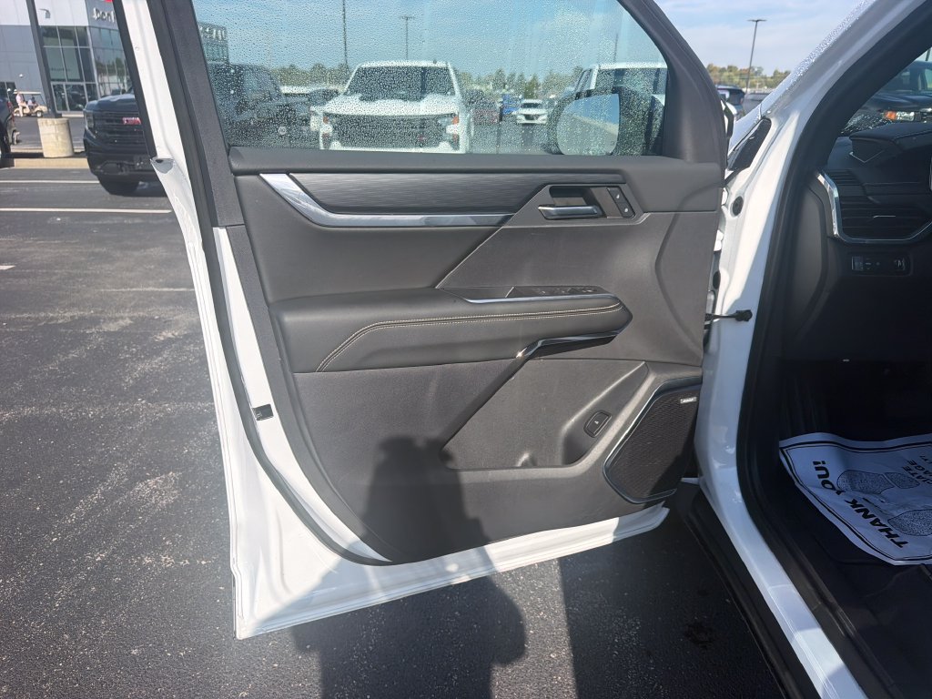 Used 2024 GMC Acadia Elevation w/ Luxury Package FWD image 12