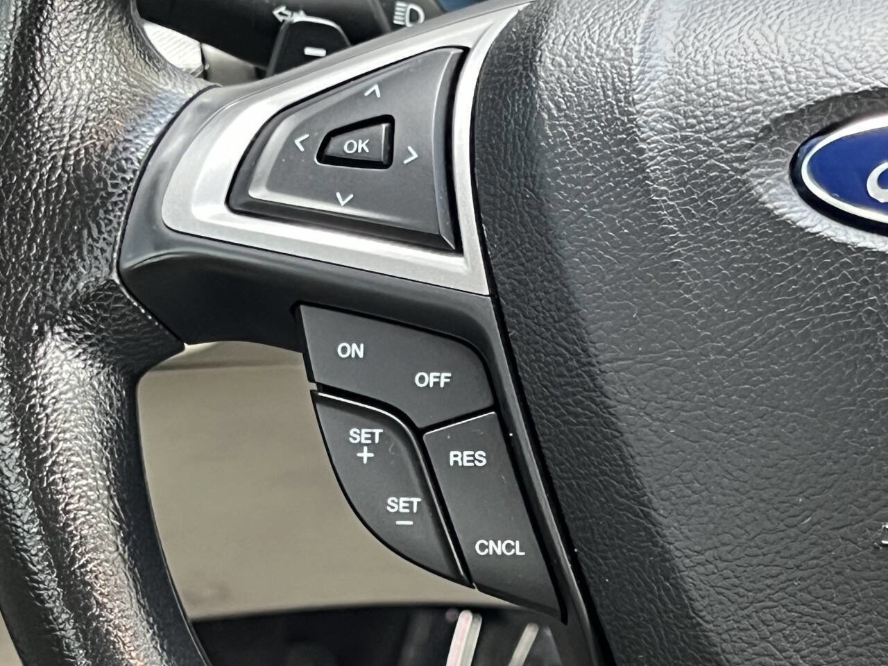 Used 2017 Ford Fusion SE FWD image 23