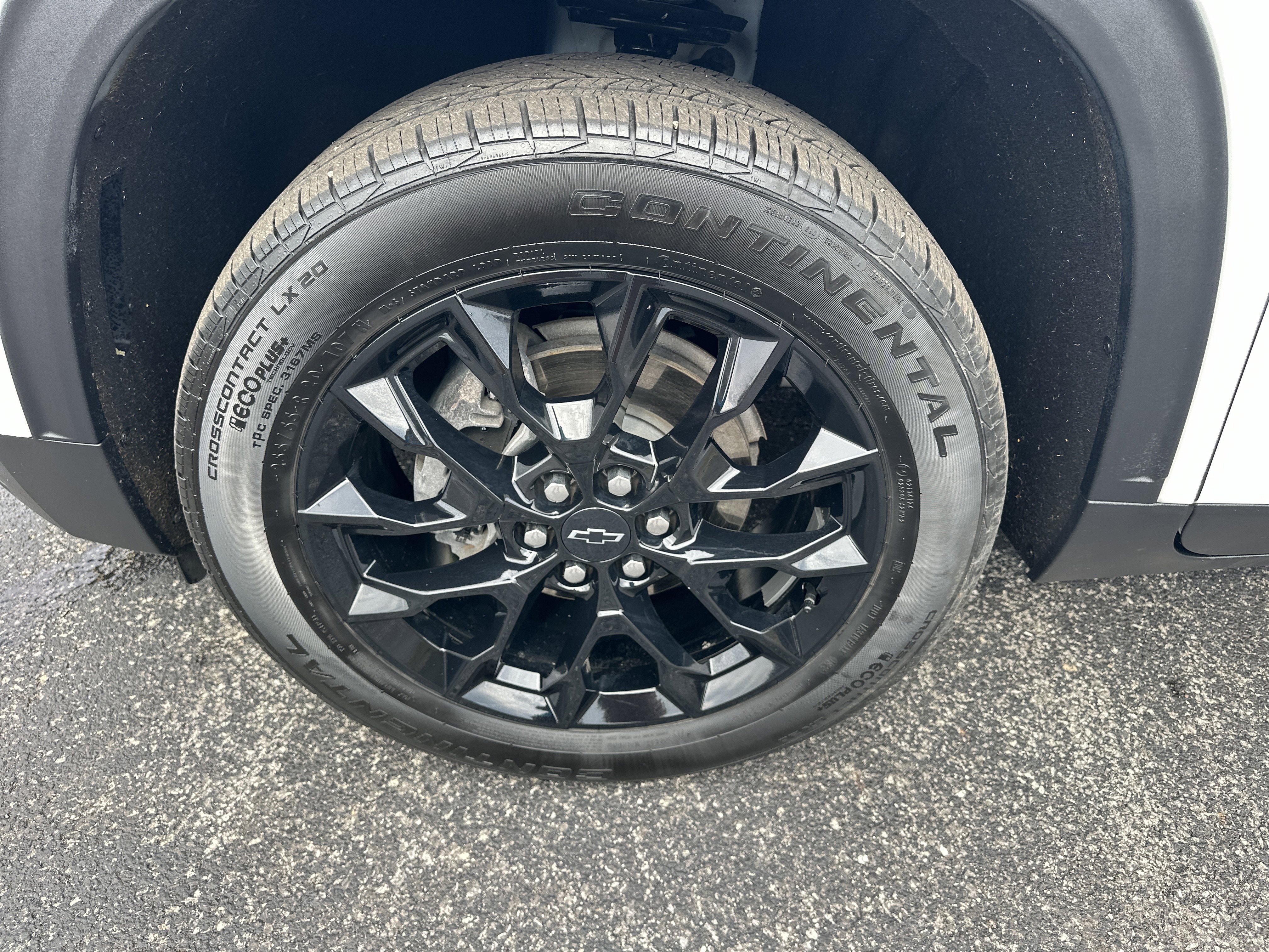 Used 2024 Chevrolet Traverse LS w/ Midnight/Sport Edition image 8