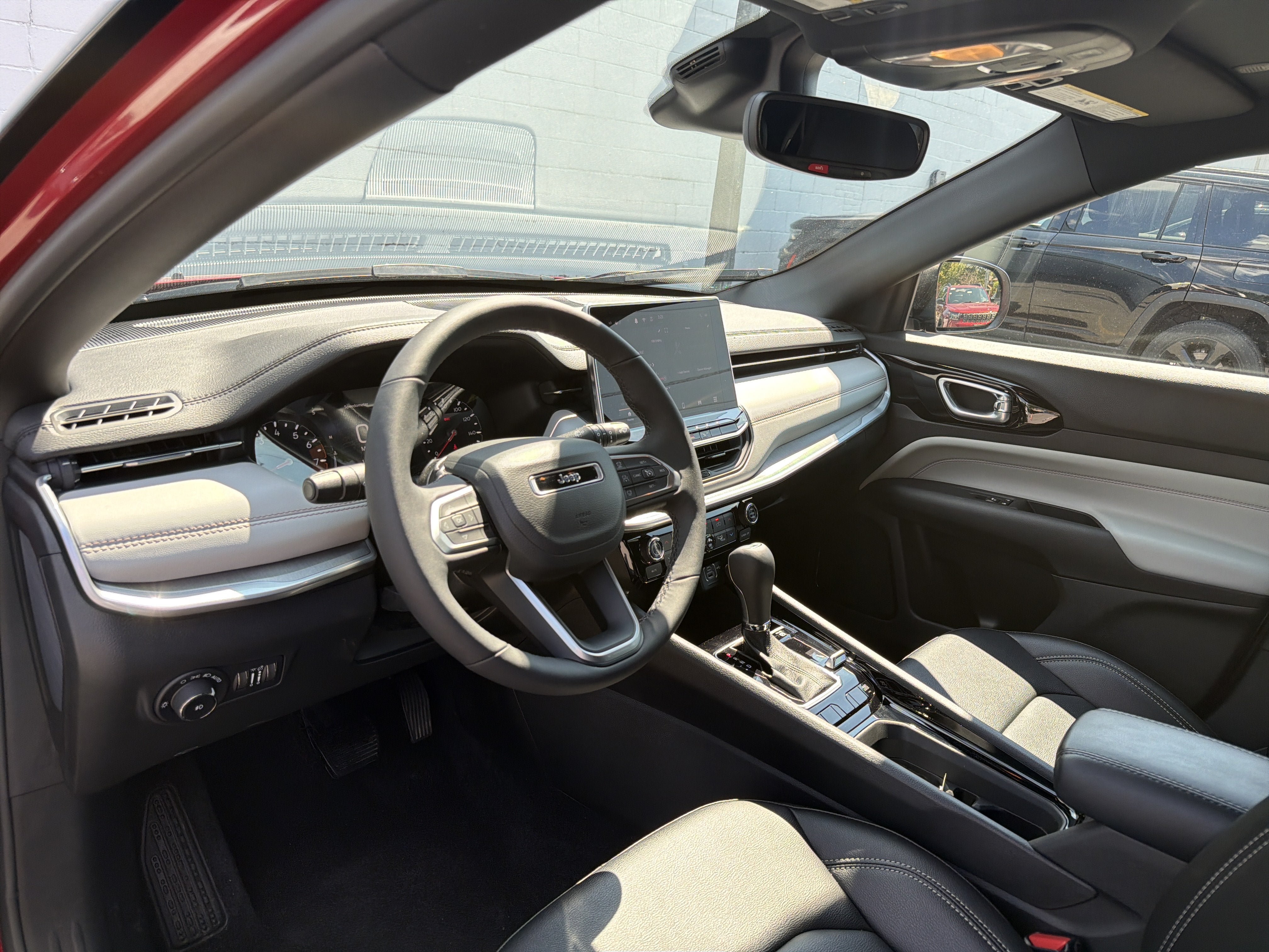 Used 2026 Jeep Compass Limited AWD/4WD image 9