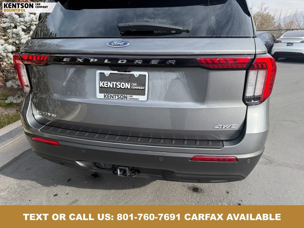 Used 2025 Ford Explorer Active AWD/4WD image 35