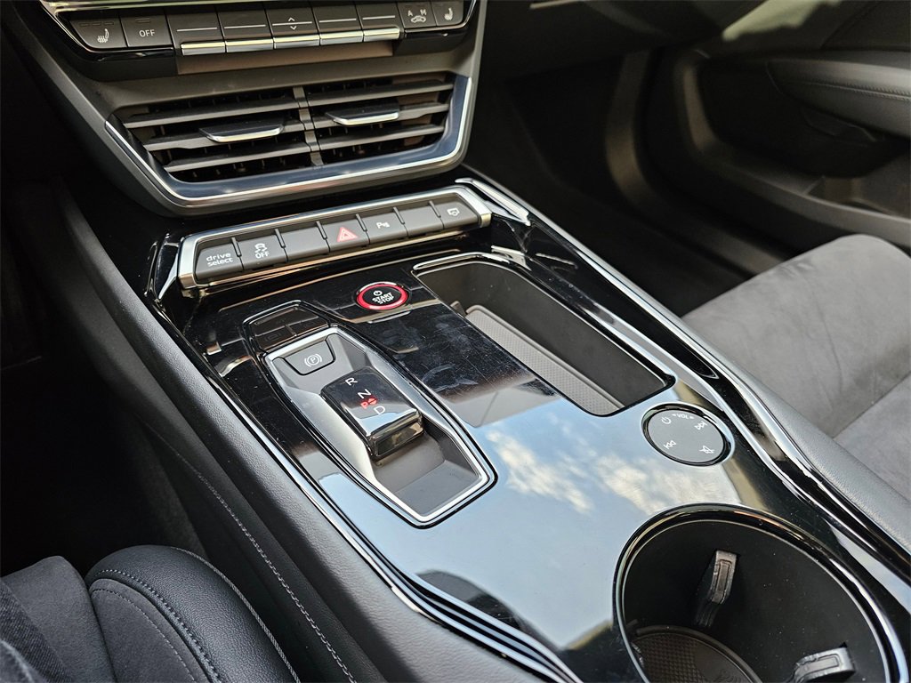 Used 2022 Audi e-tron GT Premium Plus image 29