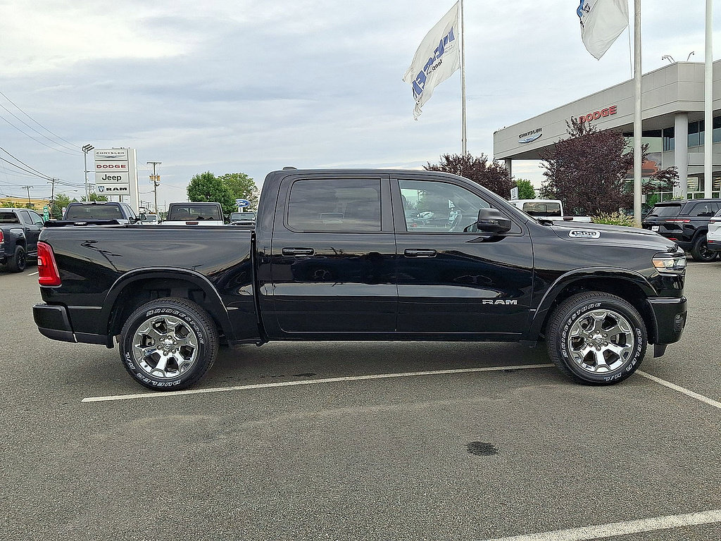 Used 2025 RAM 1500 Big Horn AWD/4WD image 32