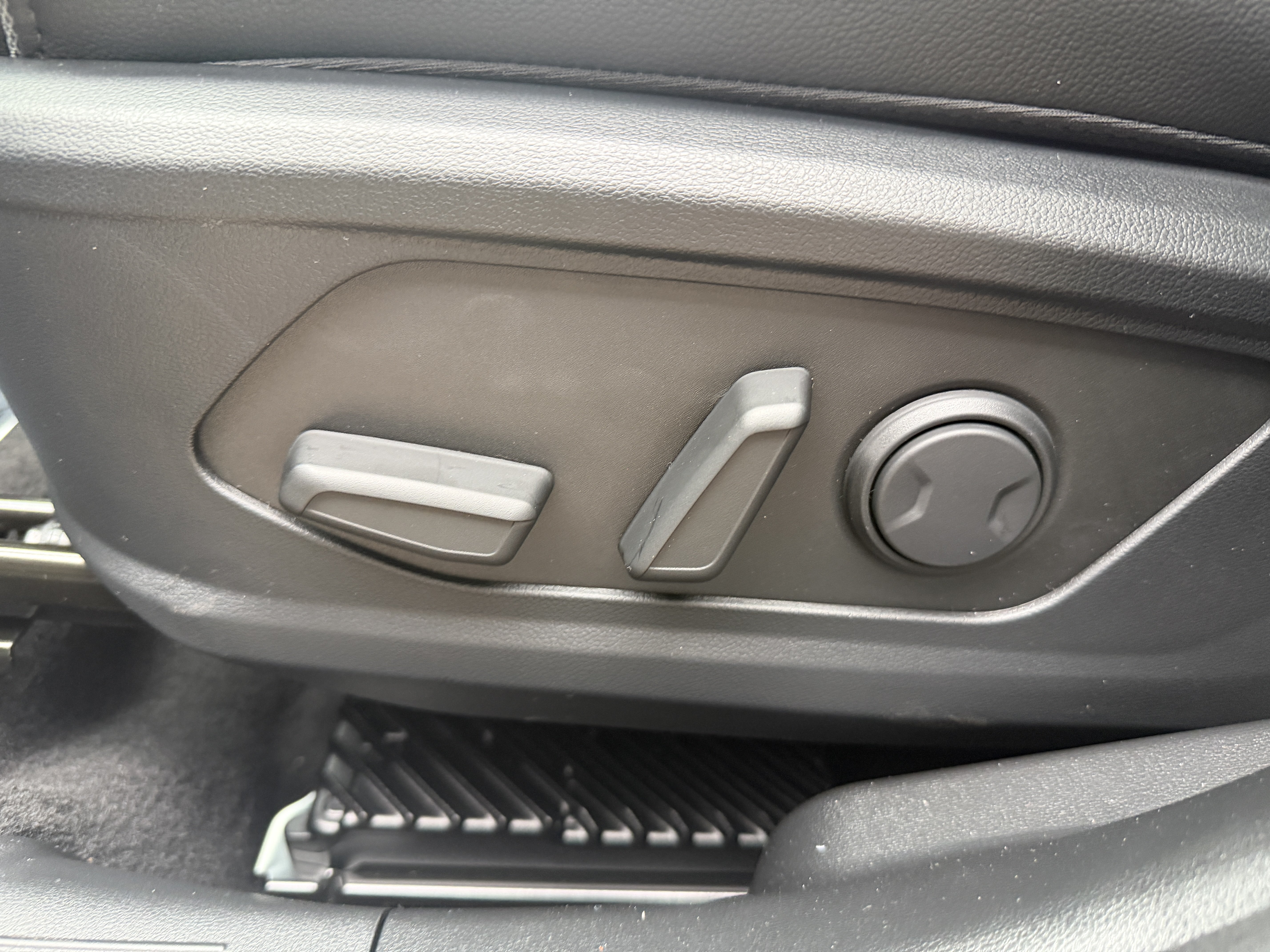 New 2026 Hyundai Tucson Limited AWD/4WD image 33