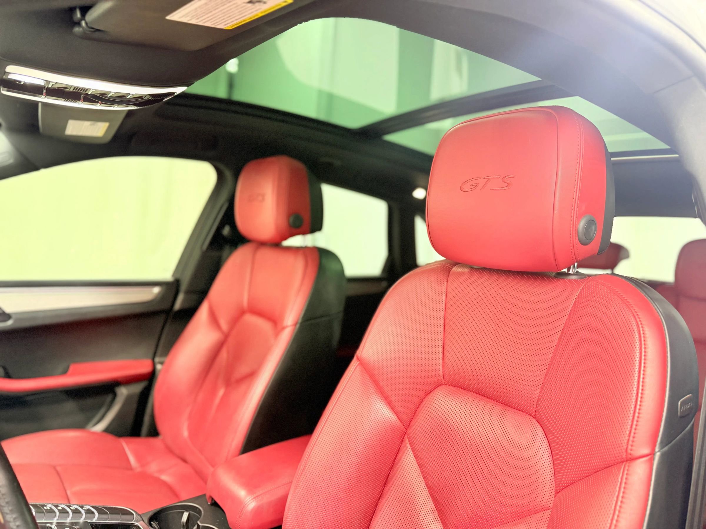 Used 2018 Porsche Macan GTS image 14