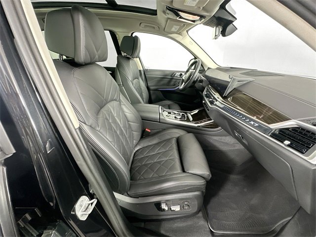 Used 2025 BMW X7 xDrive40i image 33