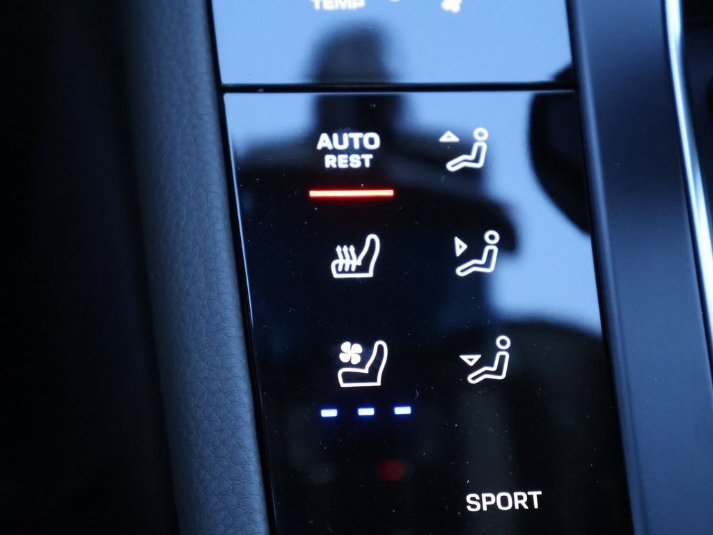 Certified 2026 Porsche Macan AWD/4WD image 25