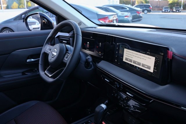 New 2025 Nissan Kicks SR image 20