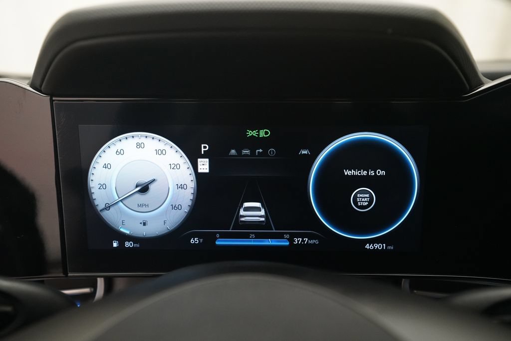 Used 2024 Hyundai Elantra Limited FWD image 2