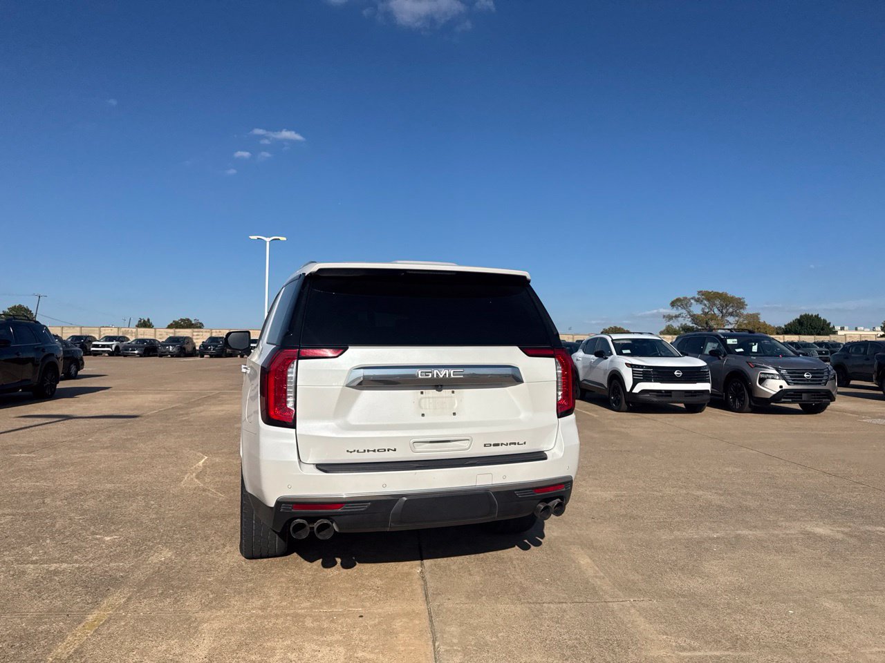 Used 2021 GMC Yukon Denali w/ LPO, Illumination Package AWD/4WD image 24