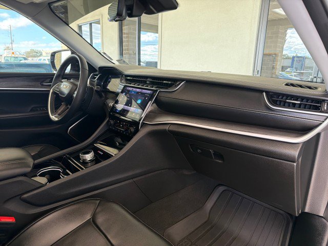 Used 2023 Jeep Grand Cherokee L Limited w/ Luxury Tech Group II image 29