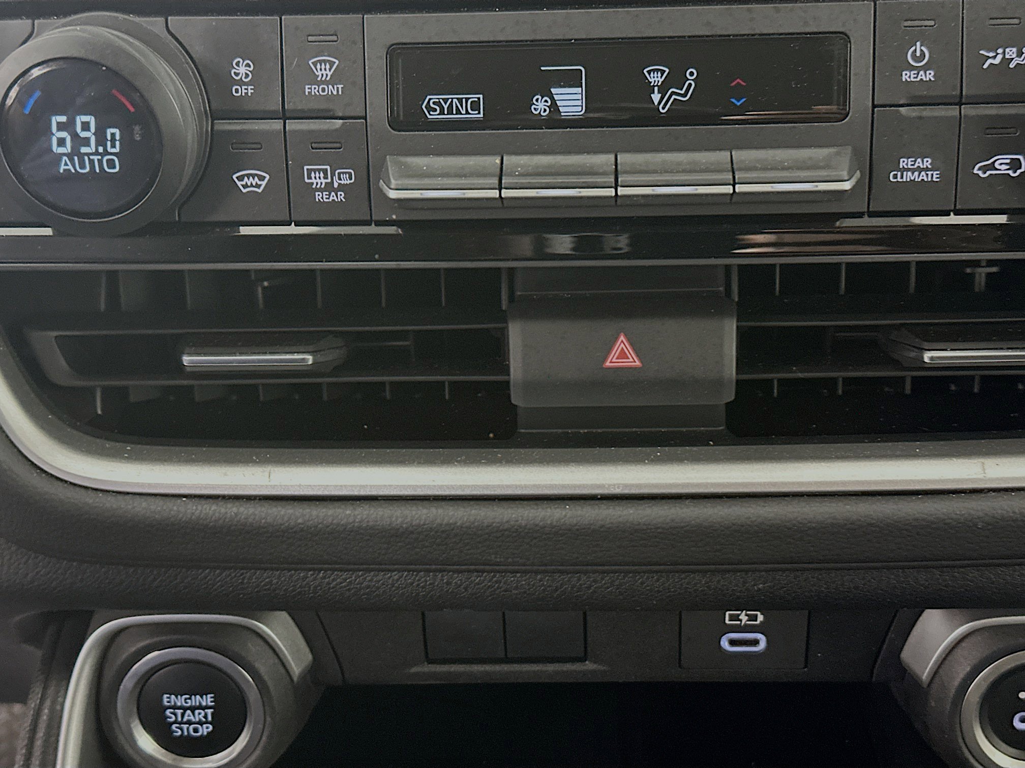 Used 2024 Toyota Grand Highlander Limited image 23