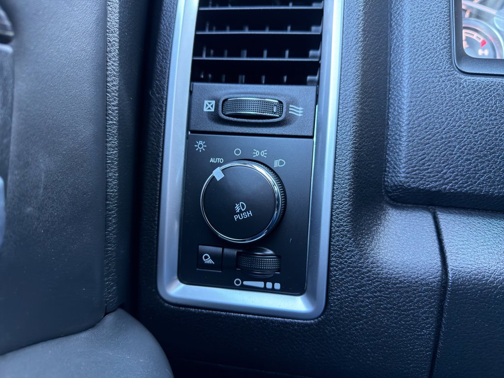 Used 2017 RAM 1500 Limited image 28