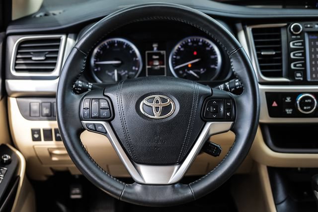 Used 2016 Toyota Highlander Limited FWD image 31