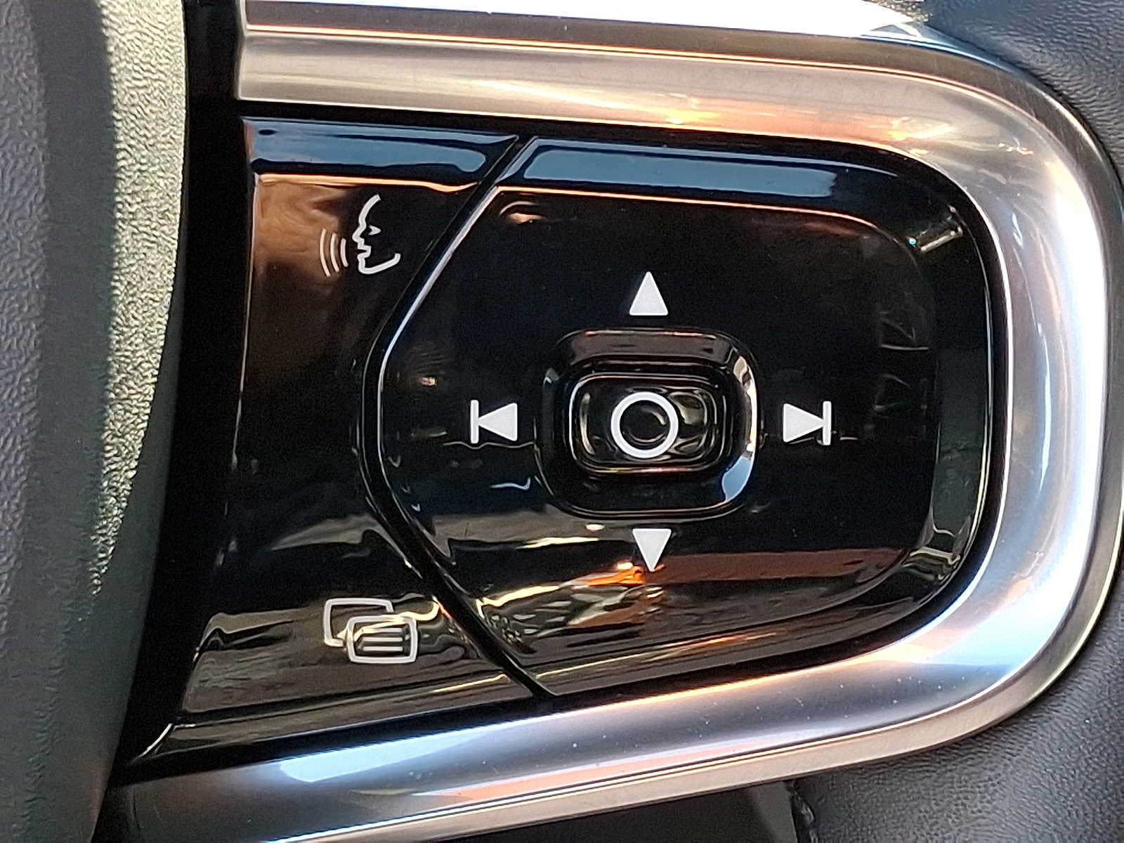 Used 2022 Polestar Polestar 2 FWD image 23
