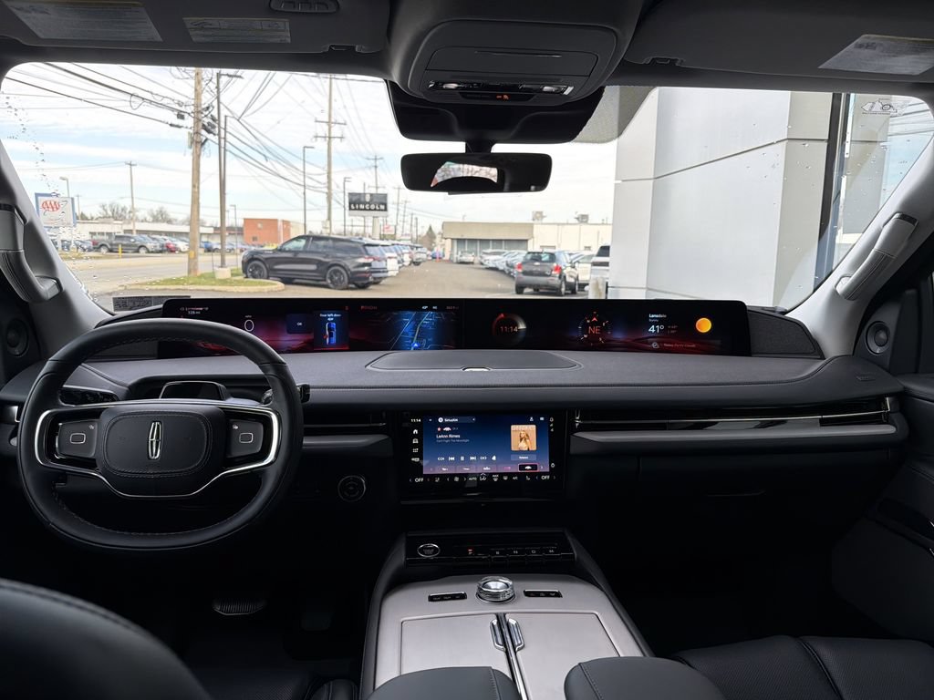 New 2025 Lincoln Navigator L Reserve AWD/4WD image 10