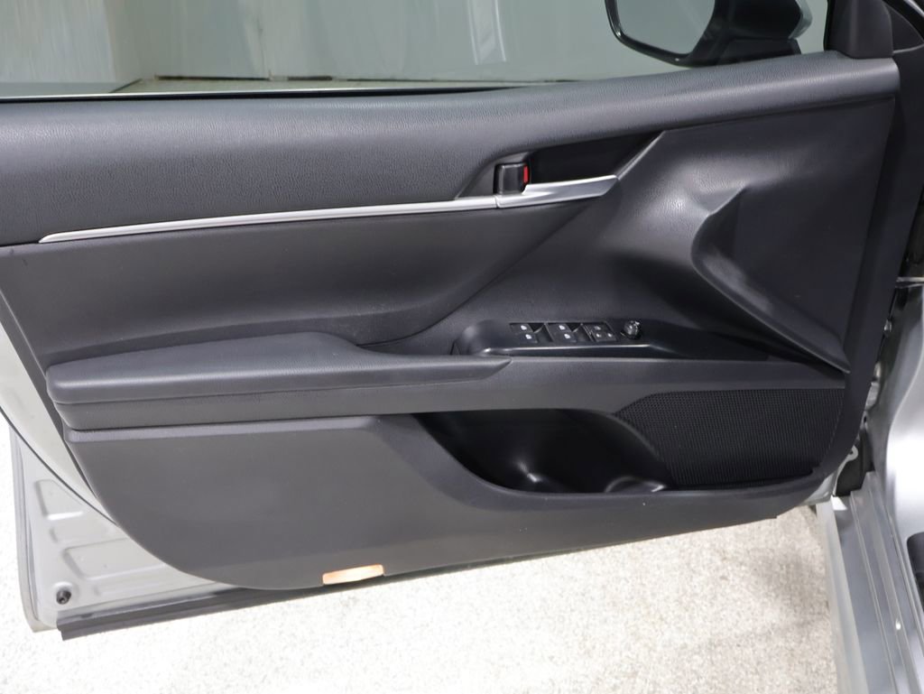 Used 2018 Toyota Camry SE w/ Audio Package FWD image 14