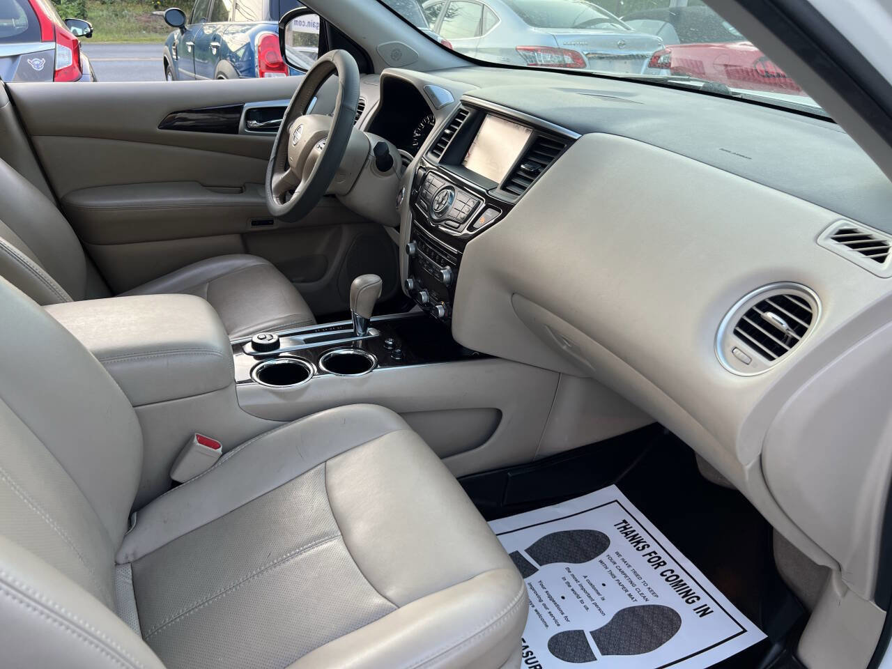 Used 2015 Nissan Pathfinder Platinum image 10