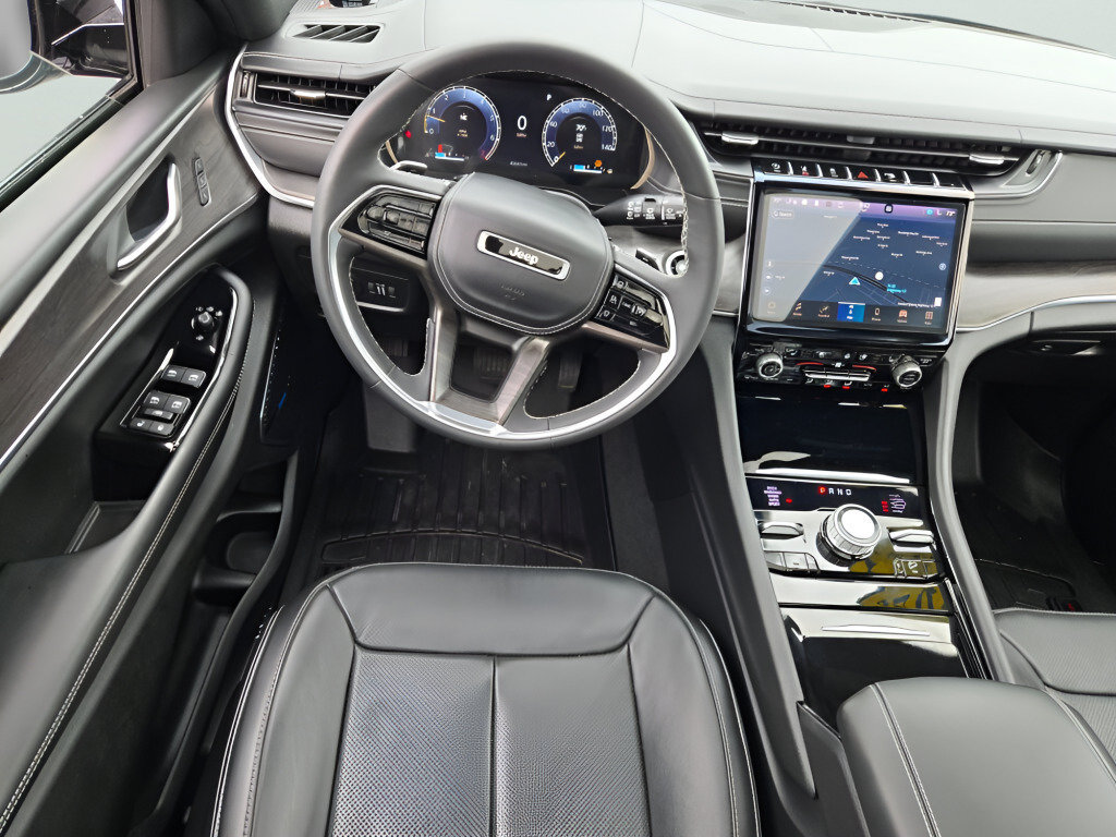 Certified 2023 Jeep Grand Cherokee Overland AWD/4WD image 24