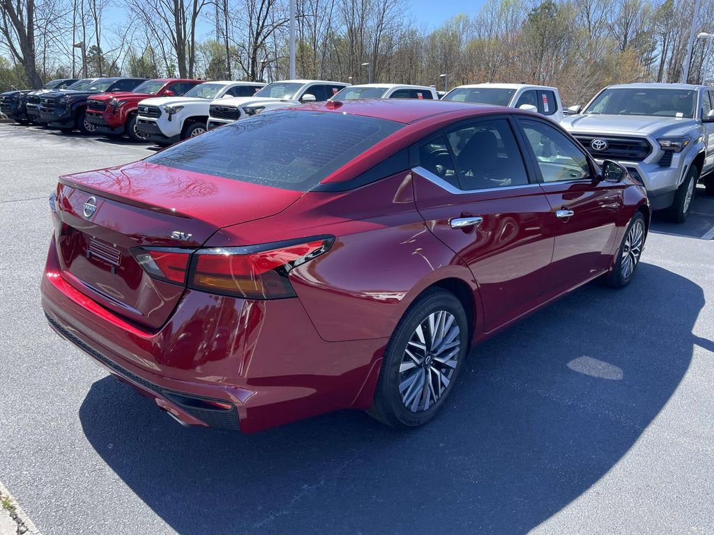Used 2024 Nissan Altima 2.5 SV w/ SV Premium Package image 10