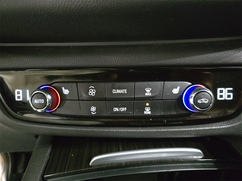 Used 2018 Buick Regal Essence w/ Driver Confidence Package #1 image 27