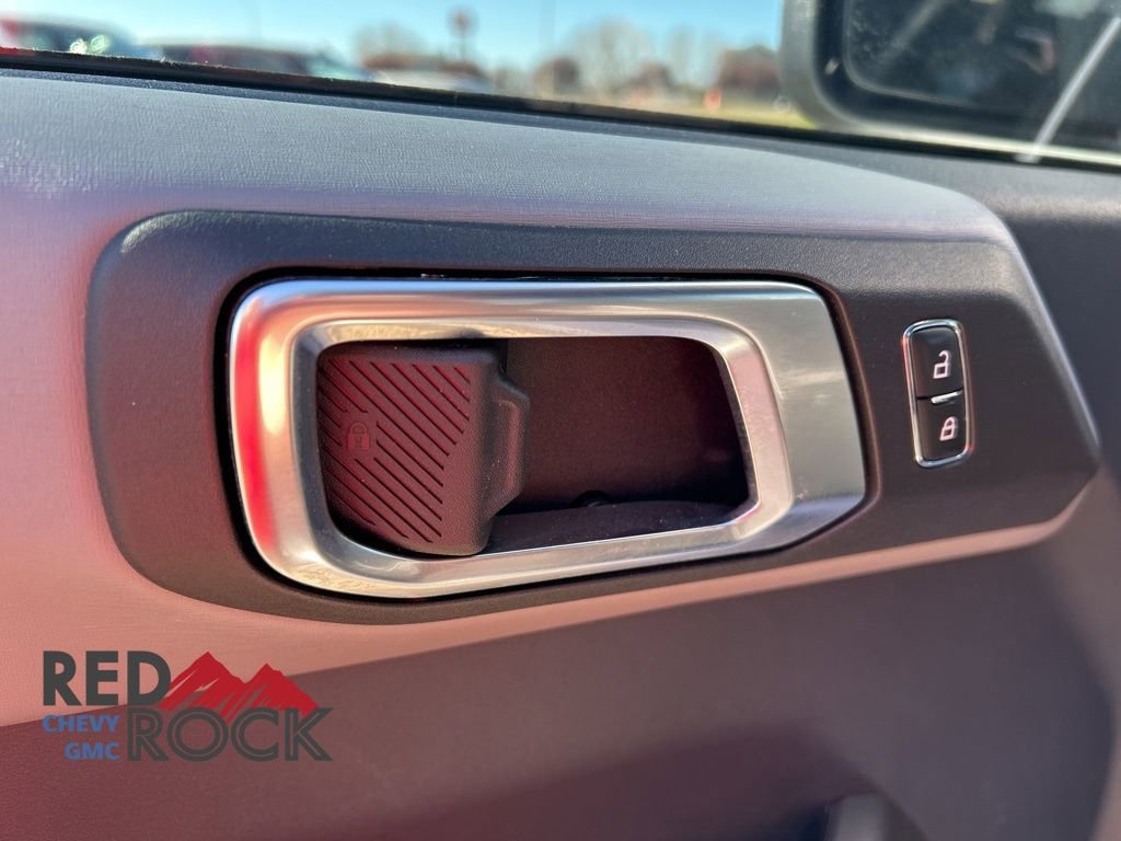 Used 2023 Ford Bronco Badlands image 15