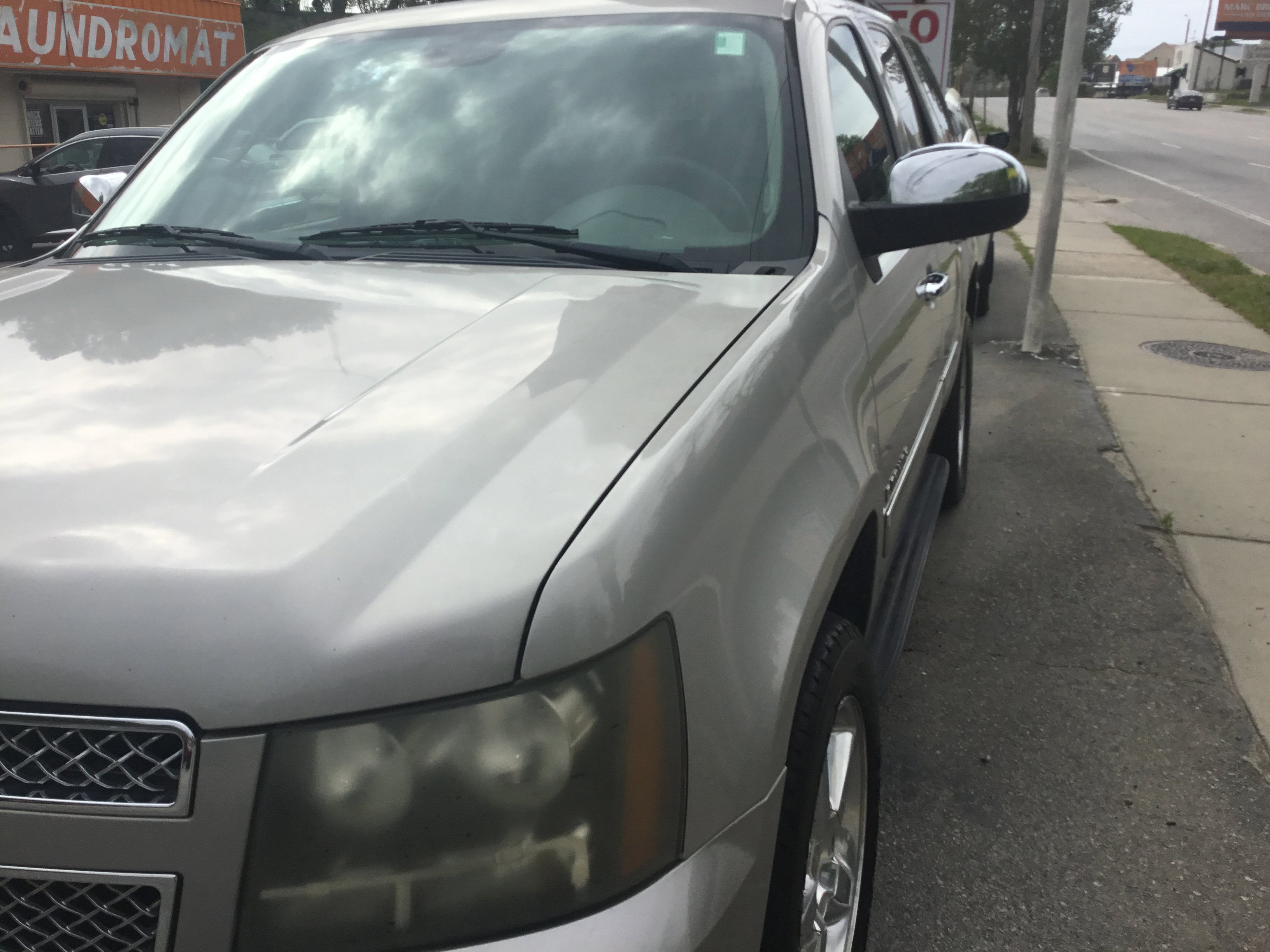 Used 2009 Chevrolet Tahoe LTZ AWD/4WD image 3