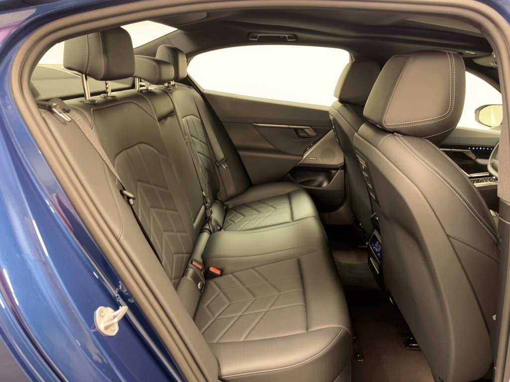 Certified 2026 BMW 530i RWD image 29