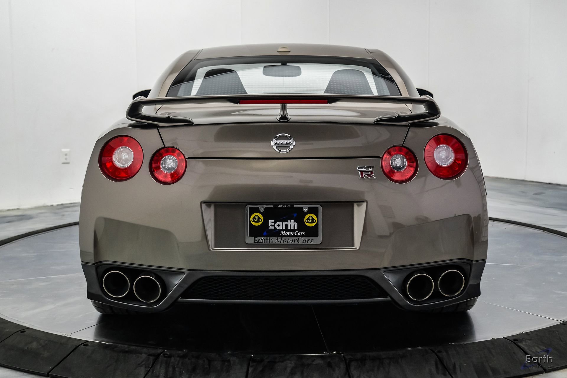 Used 2009 Nissan GT-R Premium AWD/4WD image 16