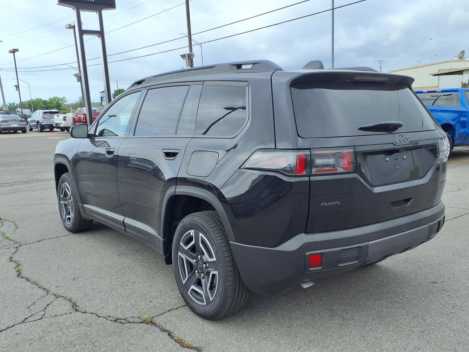 New 2026 Jeep Cherokee Laredo AWD/4WD image 2