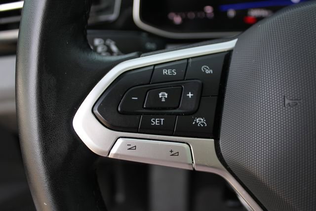 Used 2025 Volkswagen Jetta SE w/ Sunroof Package image 8