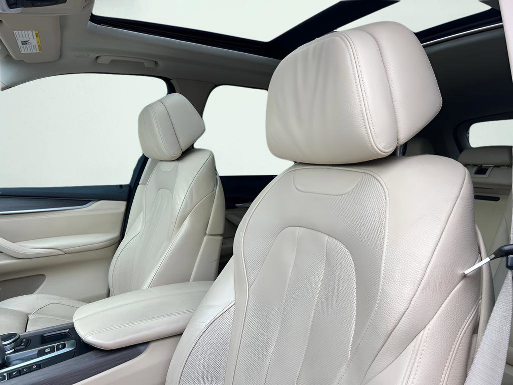 Used 2015 BMW X5 xDrive35d image 40