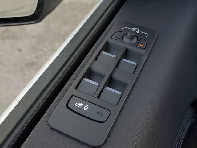 New 2026 Land Rover Discovery Sport Landmark AWD/4WD image 22