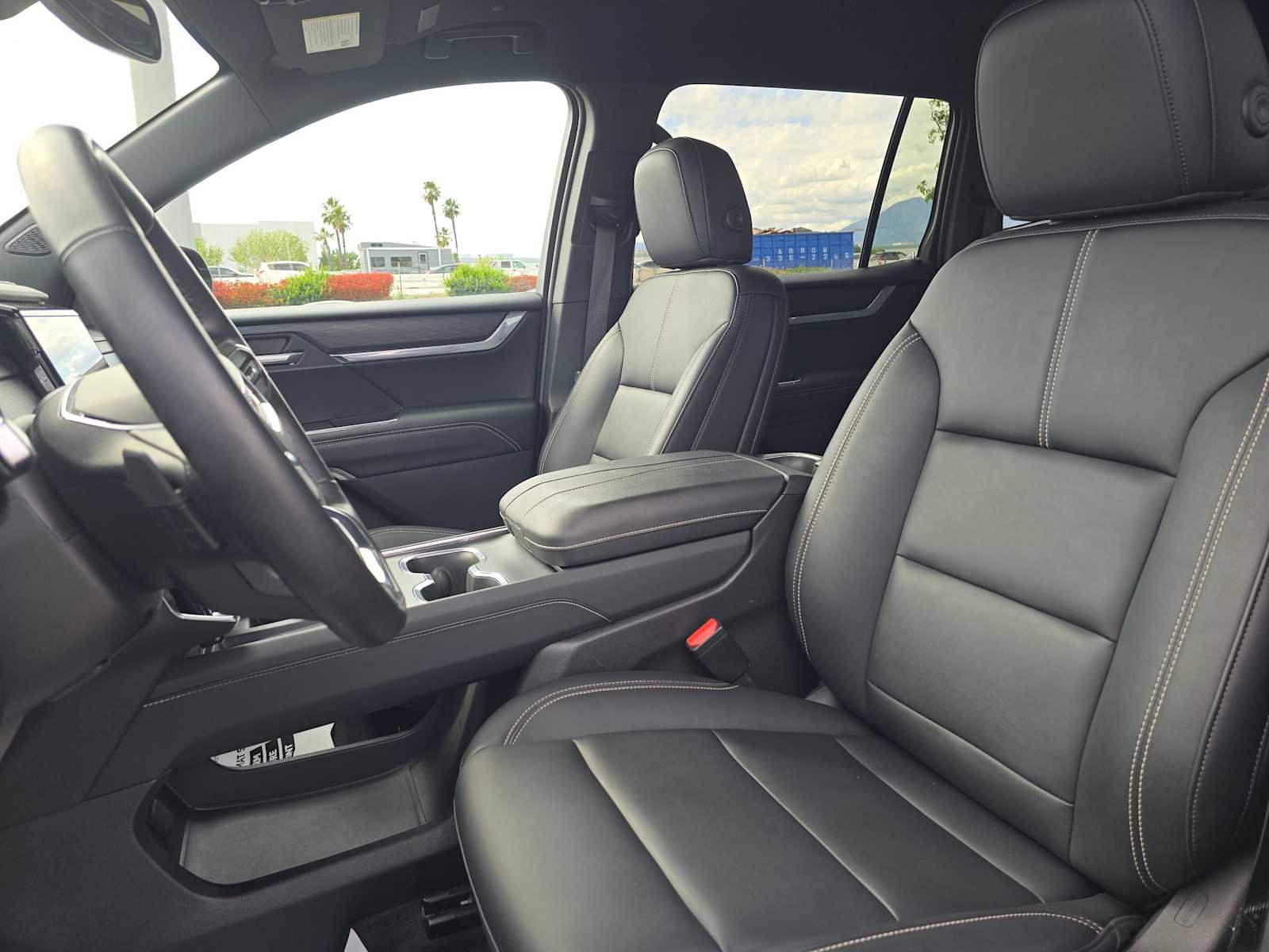 Used 2024 GMC Acadia Elevation image 23